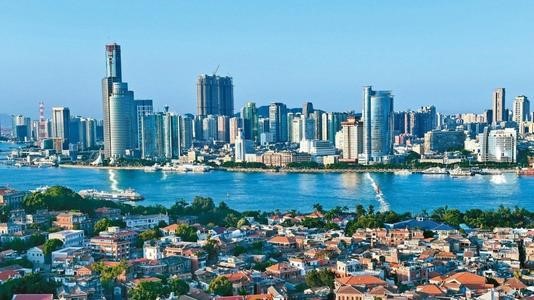 △從鼓浪嶼眺望廈門(mén)市區